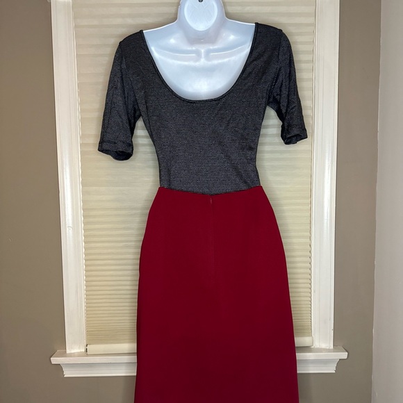 Beautiful silver and black limited top - Picture 4 of 8